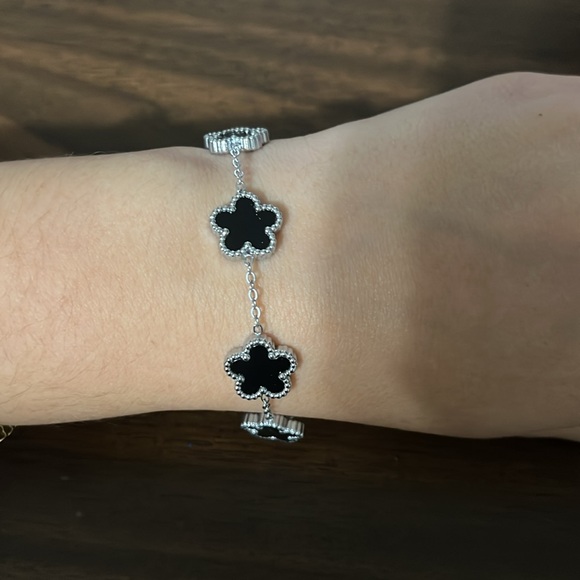stainless steel black flower bracelet - Picture 1 of 3